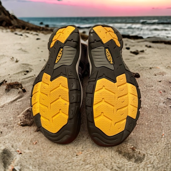 Keen Newport H2 Hiking Sandals Black Yellow Waterproof (1001907) Men’s Size 15 - Picture 6 of 7